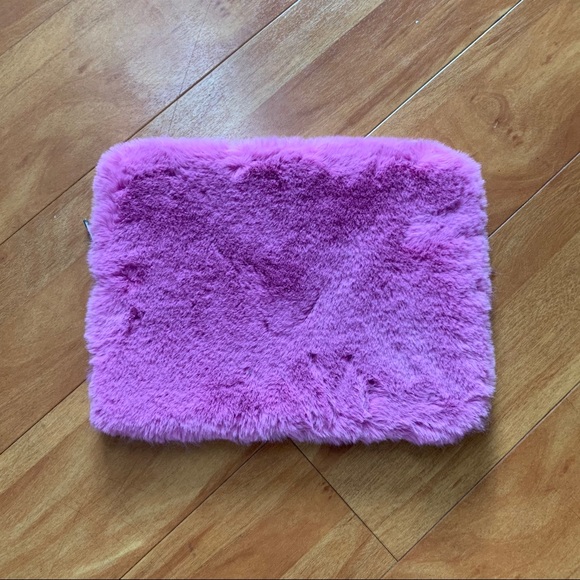 Skinny Dip Handbags - Pink Fuzzy 13” MacBook Case